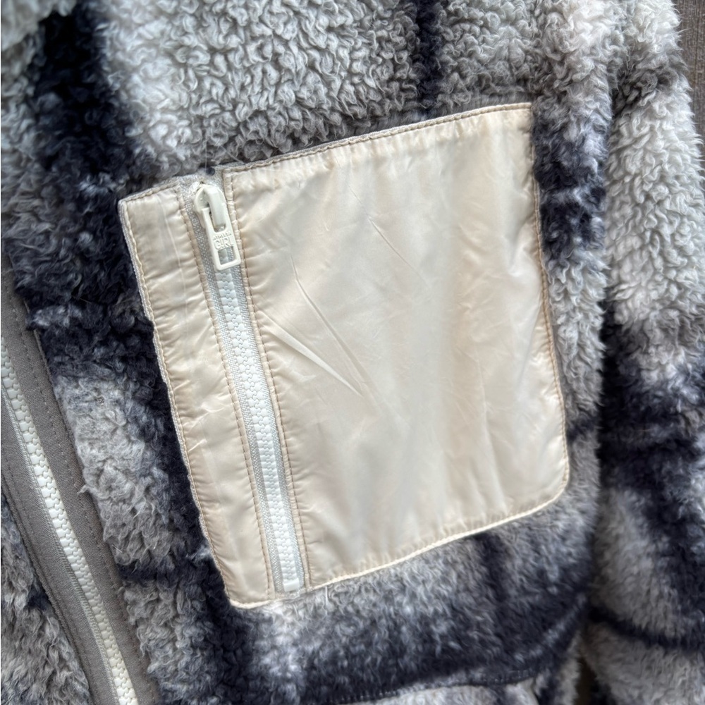 Athleta Girl black and cream plaid sherpa jacket size XL (14) - Picture 4 of 4